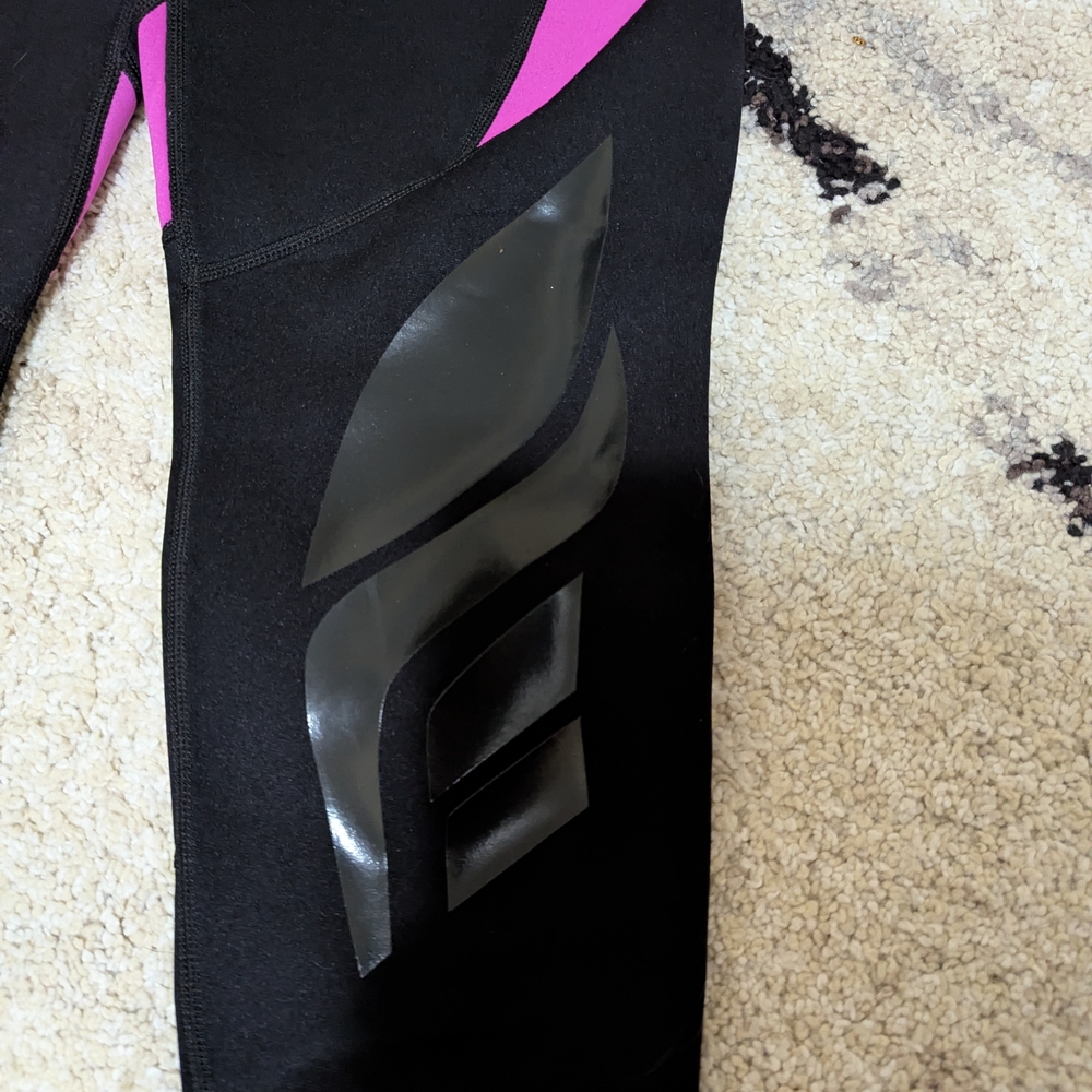Women's Black and Pink Full-Body Wetsuit - Picture 7 of 7